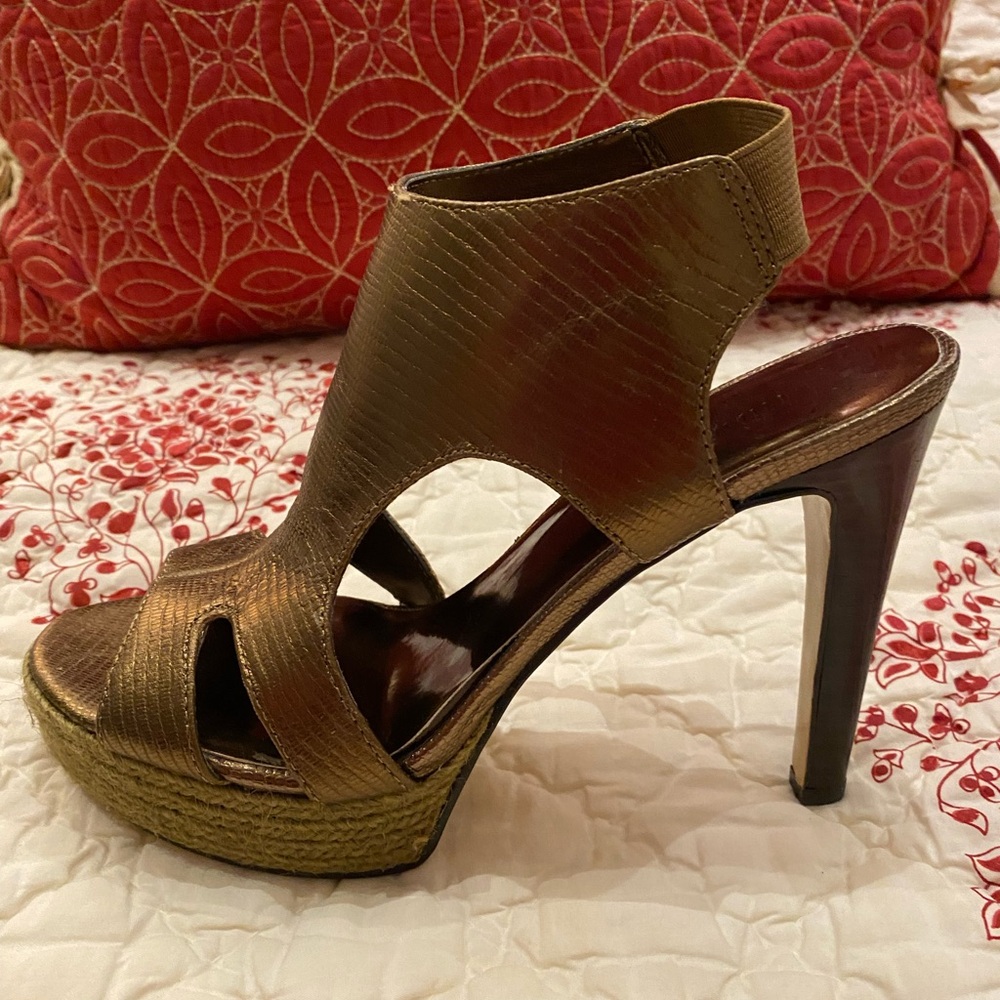 GUC Nine West Women’s High Heels in Gold/Bronze, Size 6, Plus Matching Wallet